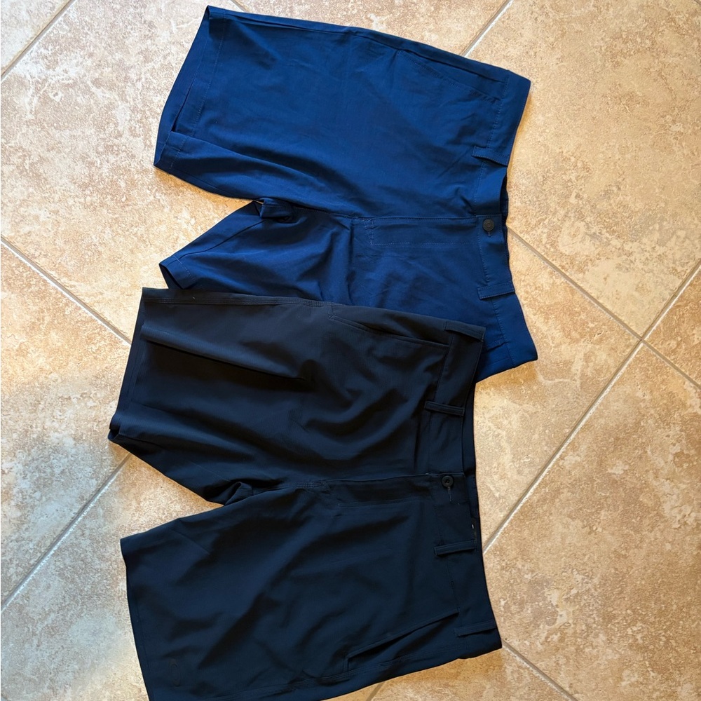Banana Republic  and Oakle Elastic Waist Shorts Black Navy Men Size 38